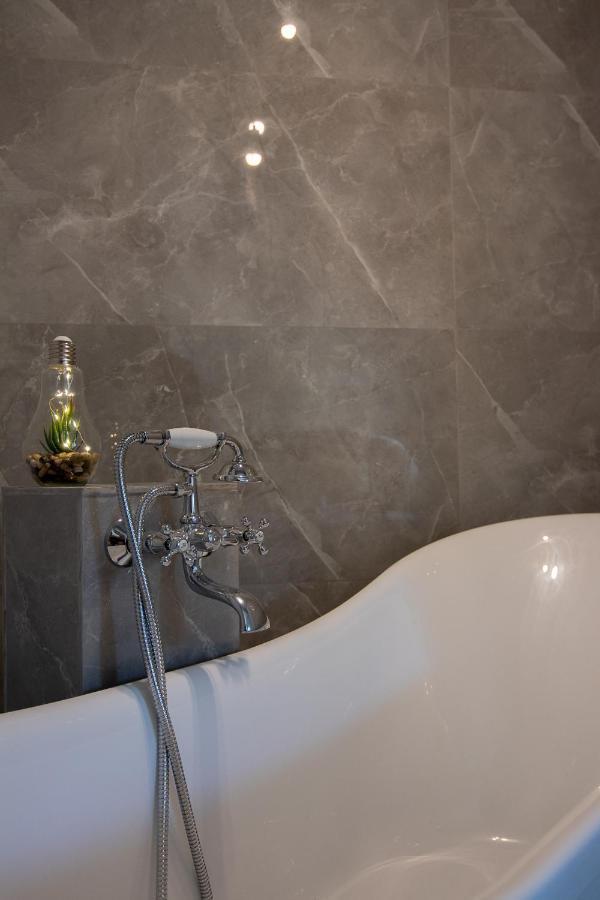 Georgianna'S Suite With Private Pool , 'Greysuite' Kómbi Kültér fotó