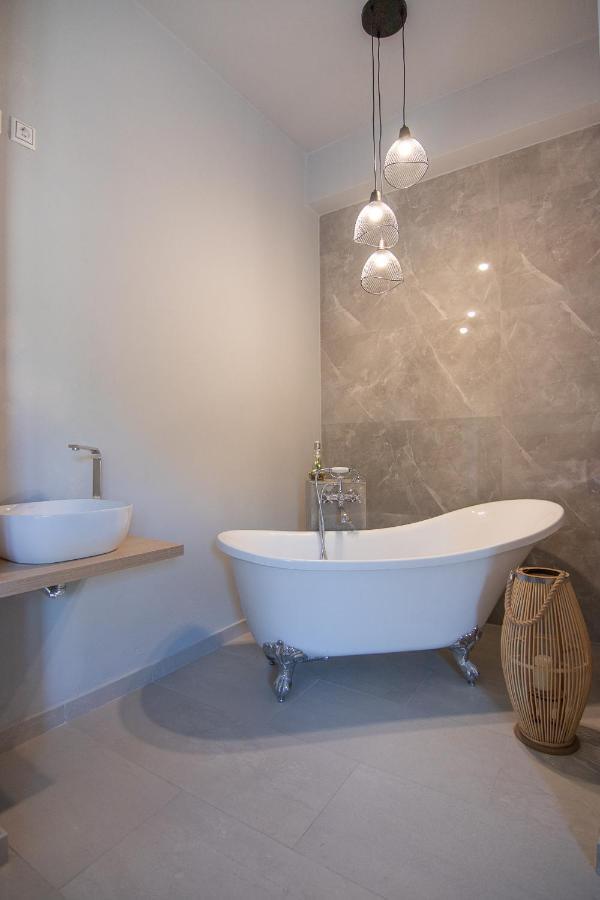 Georgianna'S Suite With Private Pool , 'Greysuite' Kómbi Kültér fotó